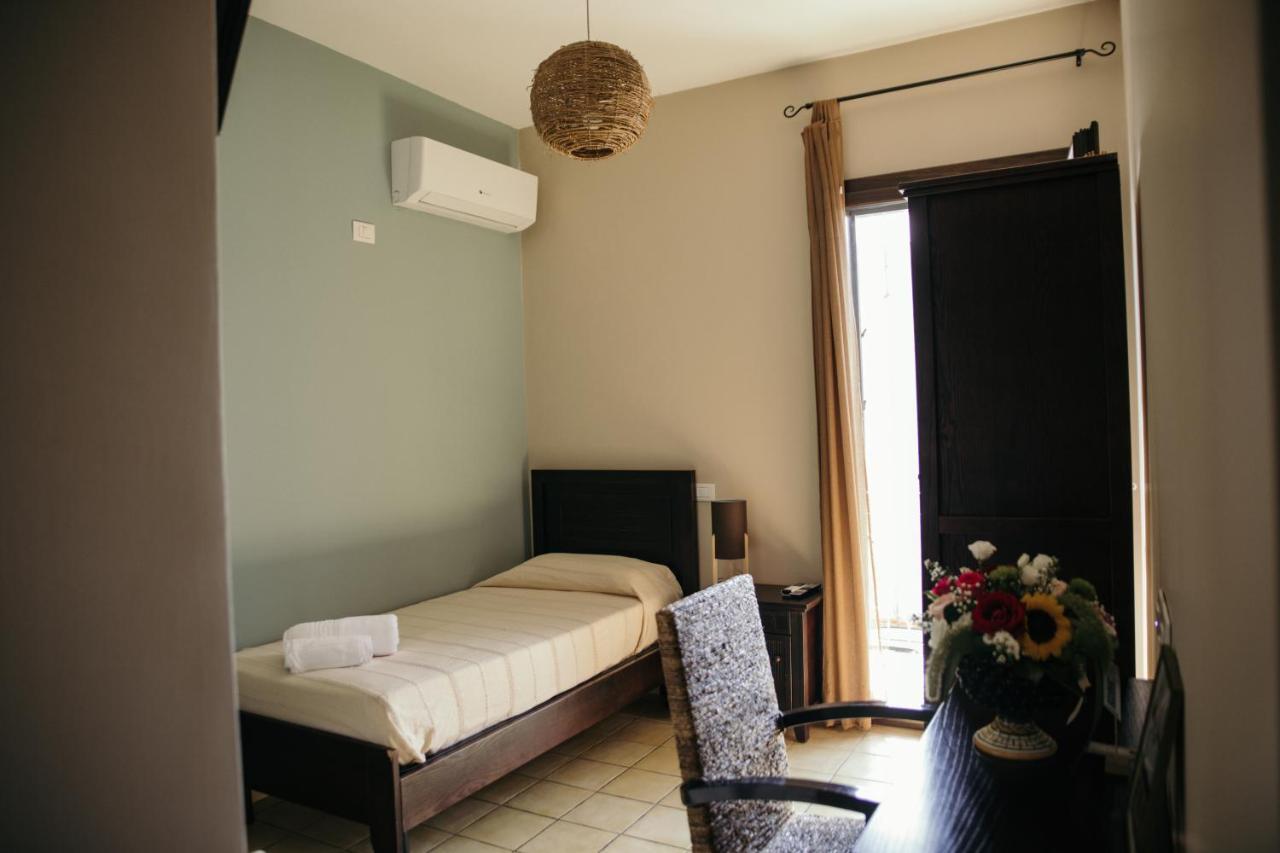 Le Antiche Colonne Bed and Breakfast Cinquefrondi Εξωτερικό φωτογραφία